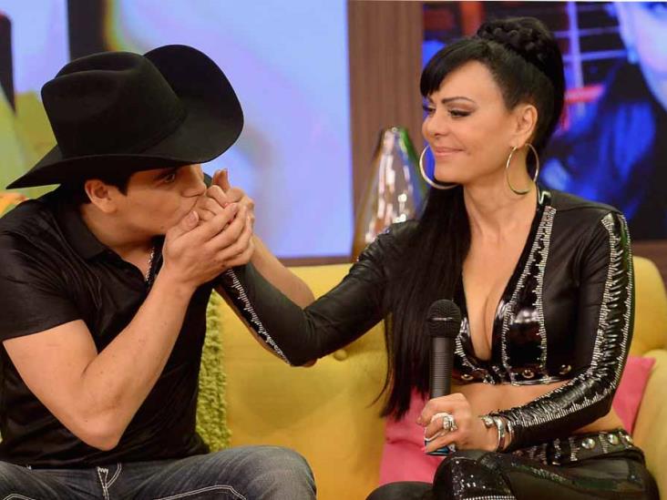 Diario Del Yaqui VIDEO Maribel Guardia Muestra El Altar Con Las