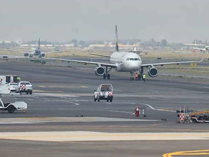 Diario del Yaqui Chocan aviones en el Aeropuerto de la Ciudad de México