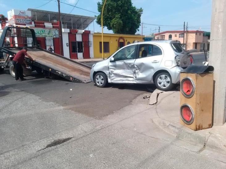 Diario Del Yaqui Aparatoso Choque En El Centro De Ciudad Obreg N