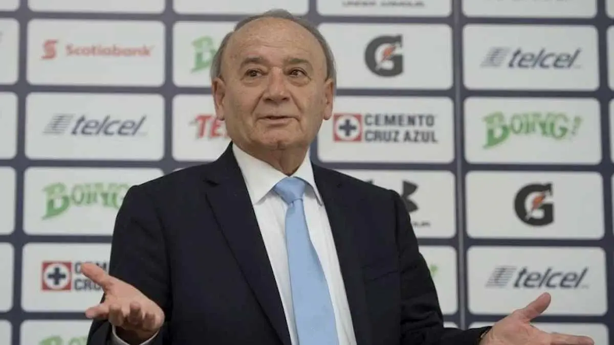 Ordenan captura de presidente del Cruz Azul