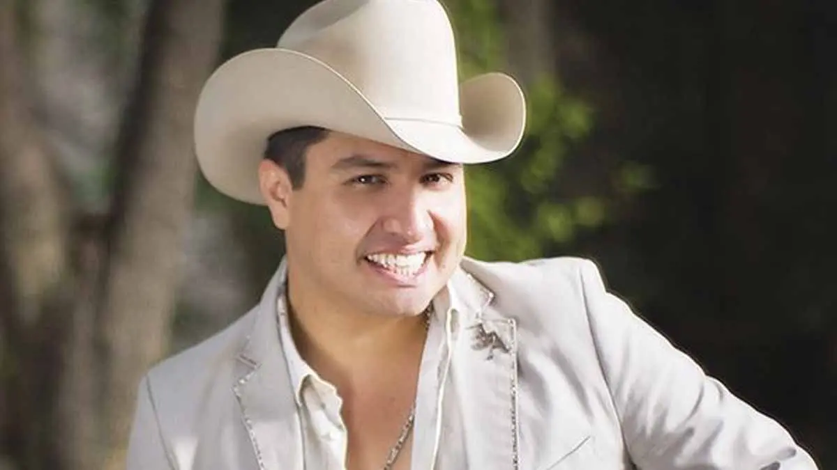 El cantante Julión Álvarez se queda sin músicos