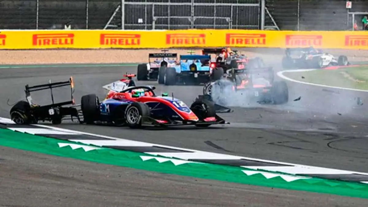 Video: Impactante accidente en la Fórmula 3 en Silverstone