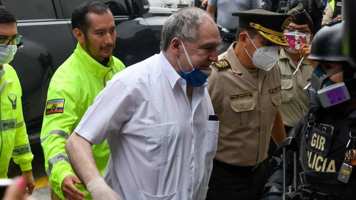 Arrestan a expresidente de Ecuador por delincuencia organizada
