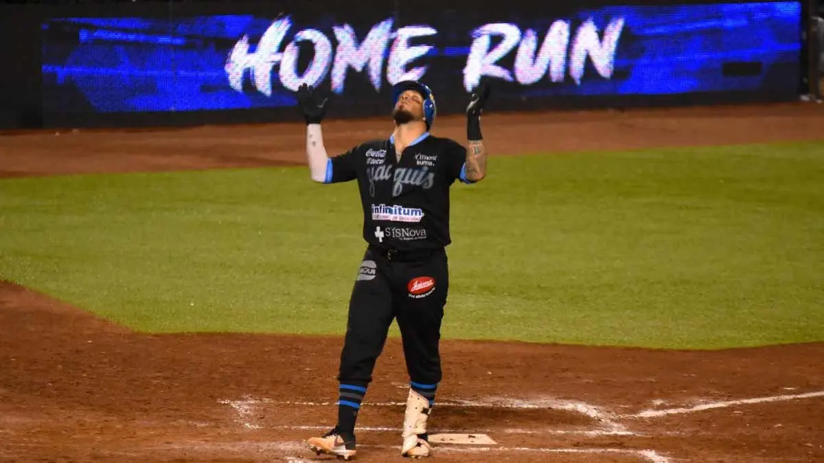 Yaquis remontan y vencen a Águilas