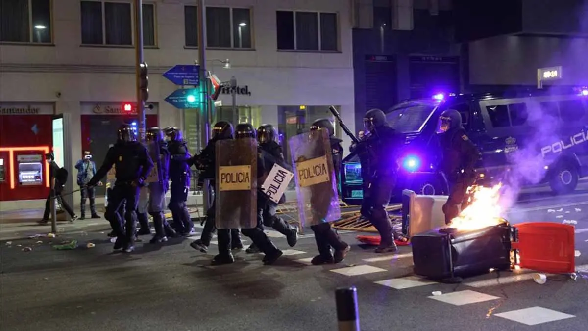 España y Francia viven noche de terror por segundo confinamiento
