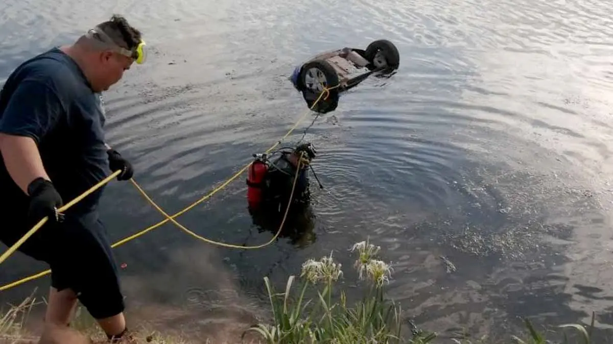 Automovilista muere al caer a las aguas del Canal Bajo