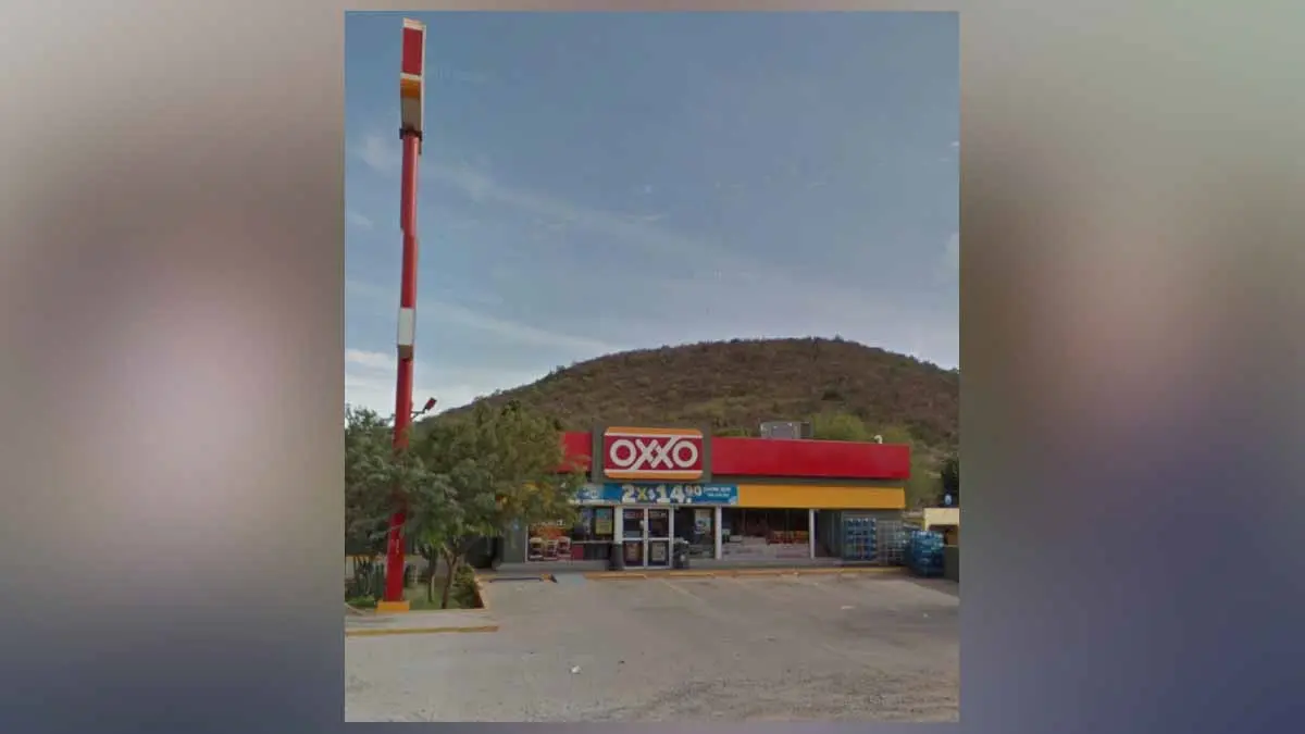 Dan cristalazo a tienda de autoservicio