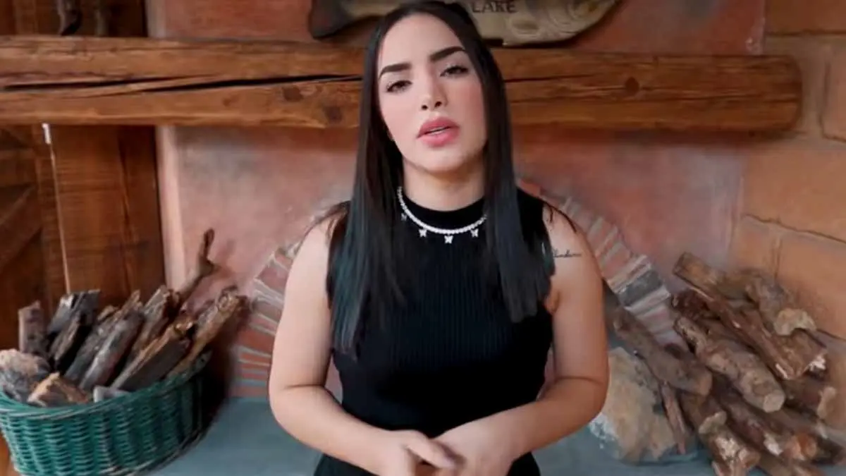 VIDEO: Kimberly Loaiza sale a la calle y regala 100 mil pesos