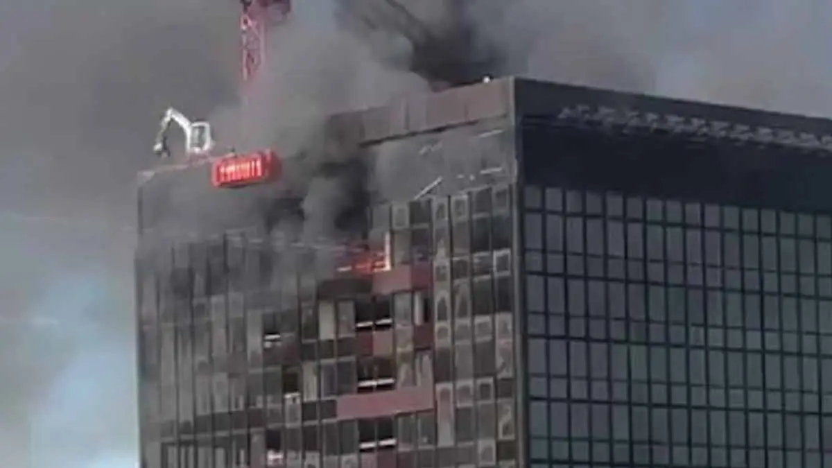 Se incendia World Trade Center de Bruselas