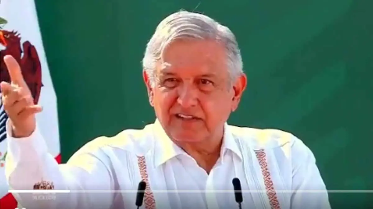 La llegada de Felipe Calderón a la presidencia, se pegó un garrotazo a lo tonto al avispero: AMLO