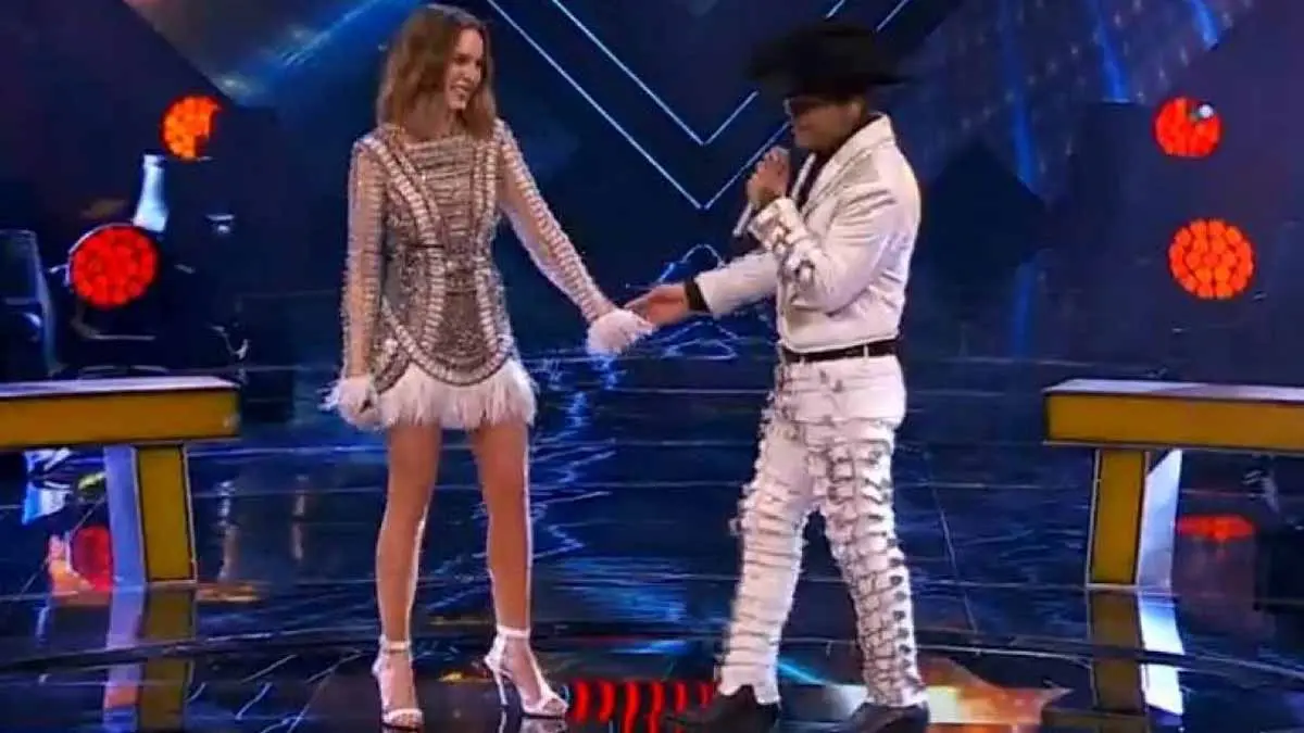 Cantan en dueto Belinda y Nodal