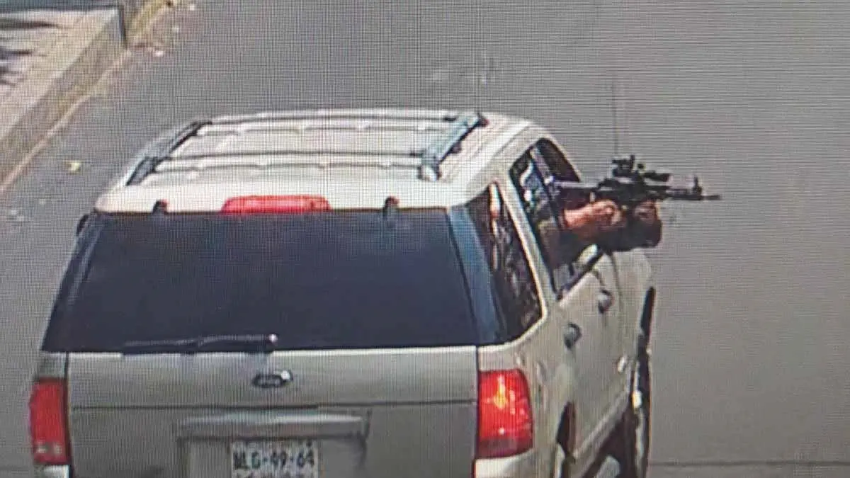 Sicarios tirotean con fusil AR-15 a personas que caminaban en la CDMX