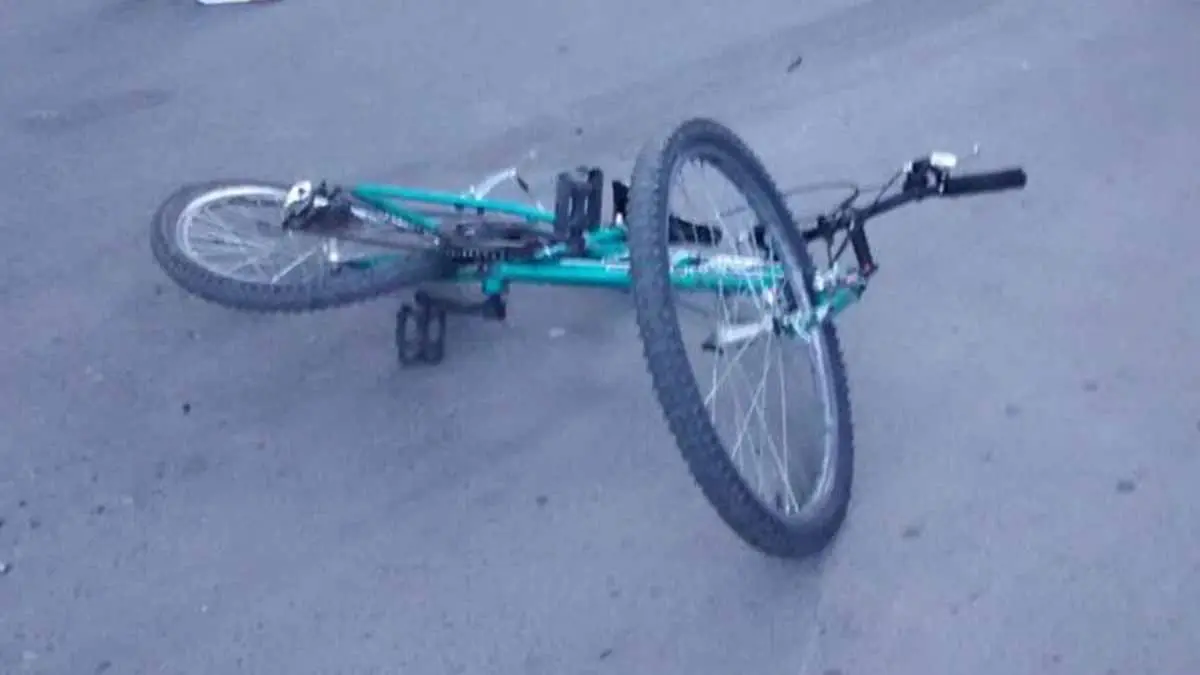 Sale ciclista fracturado  