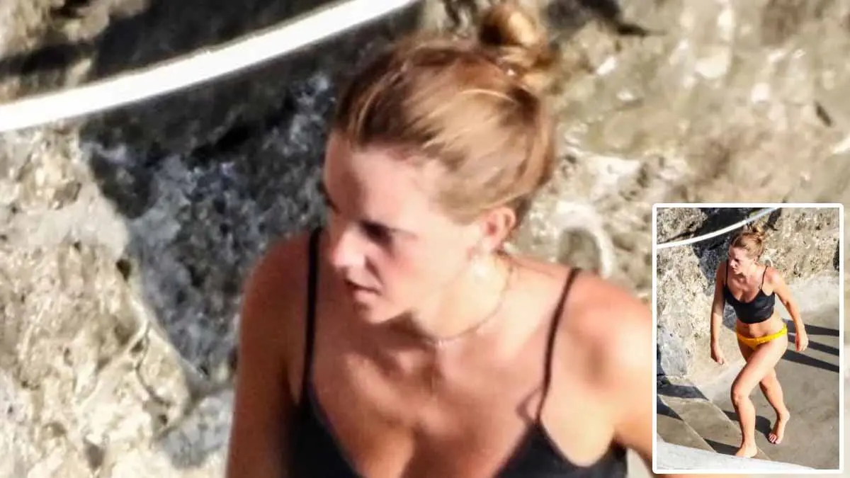 Emma Watson es captada en playa de Italia