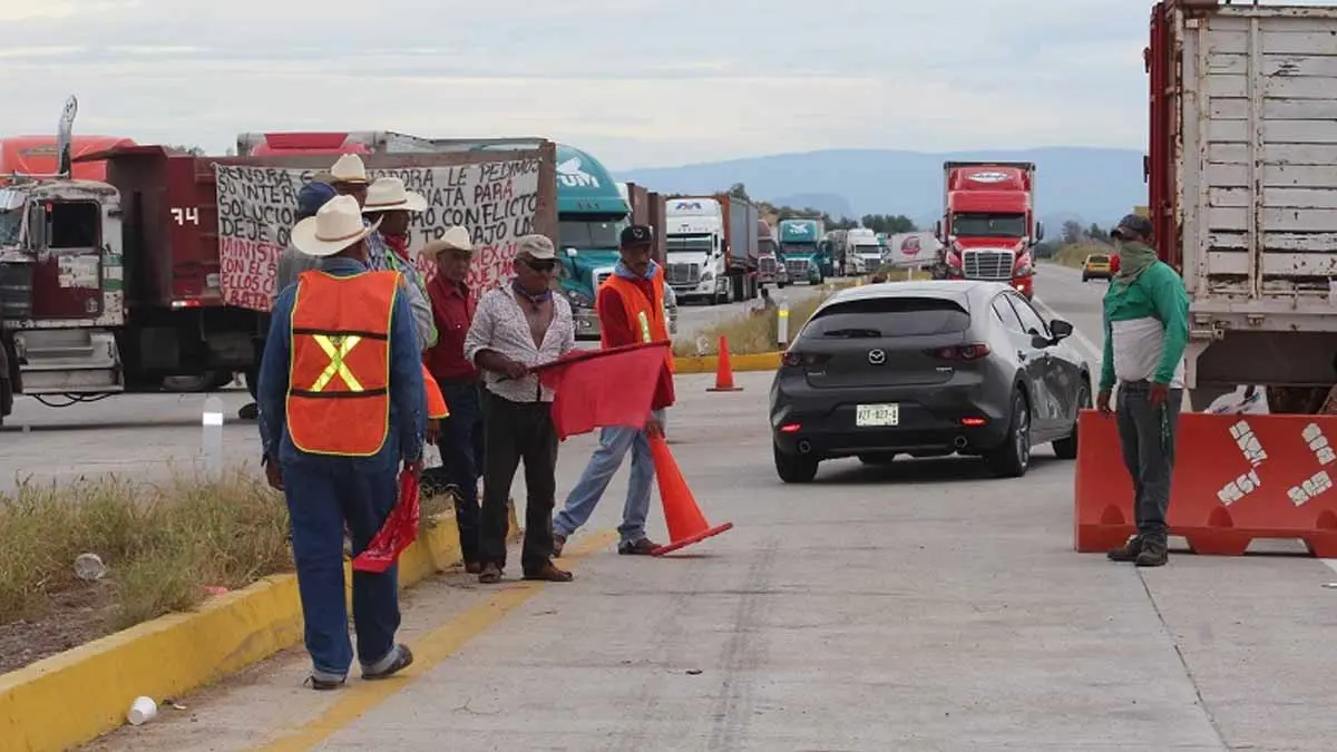 Sigue bloqueo yaqui