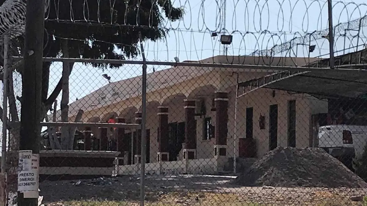 Ladrones vacían su casa