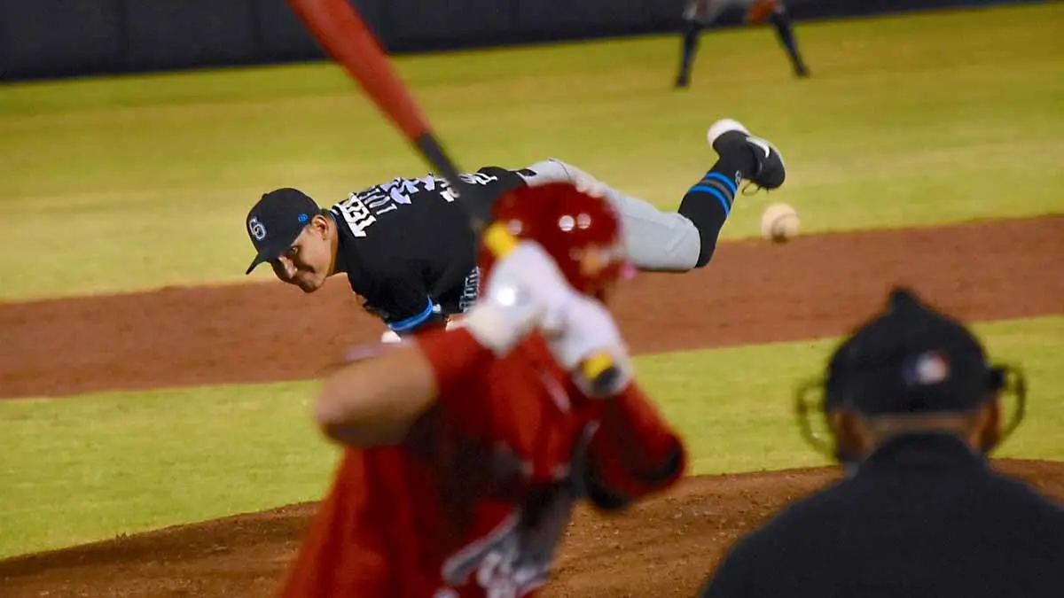 Águilas aventaja a los Yaquis