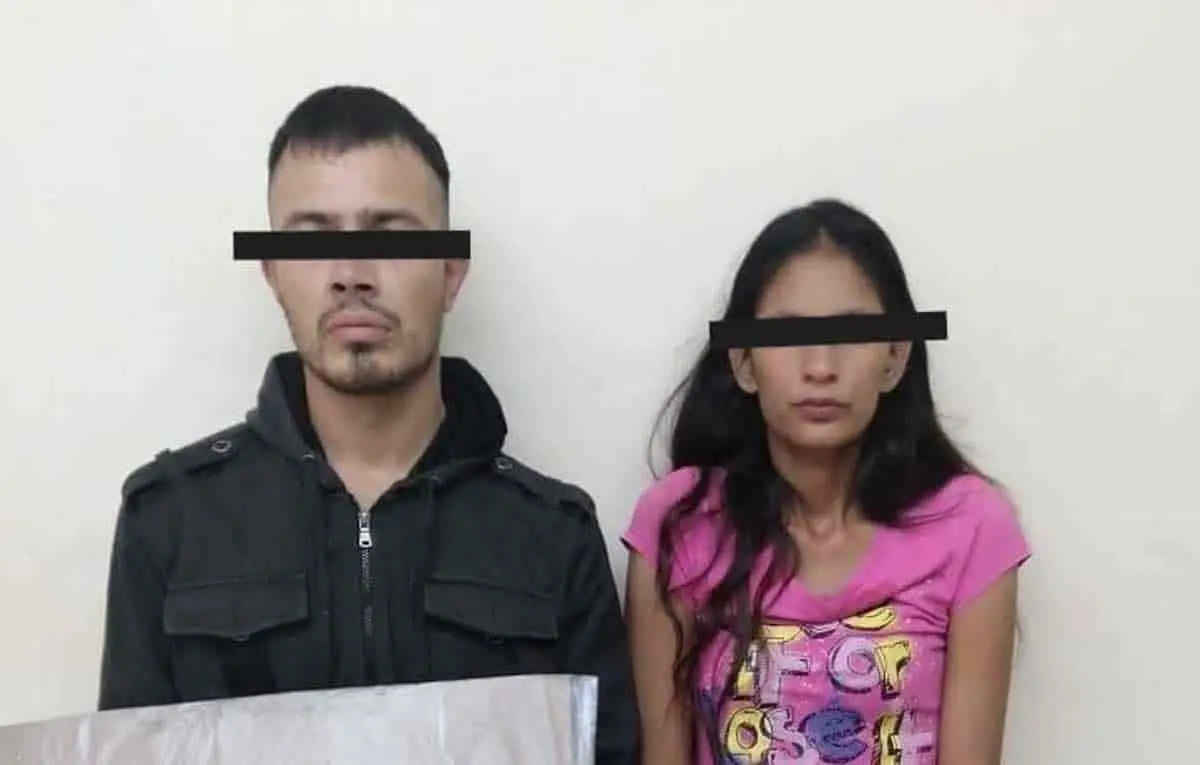 Presunta pareja detenida por asaltar tiendas de conveniencia