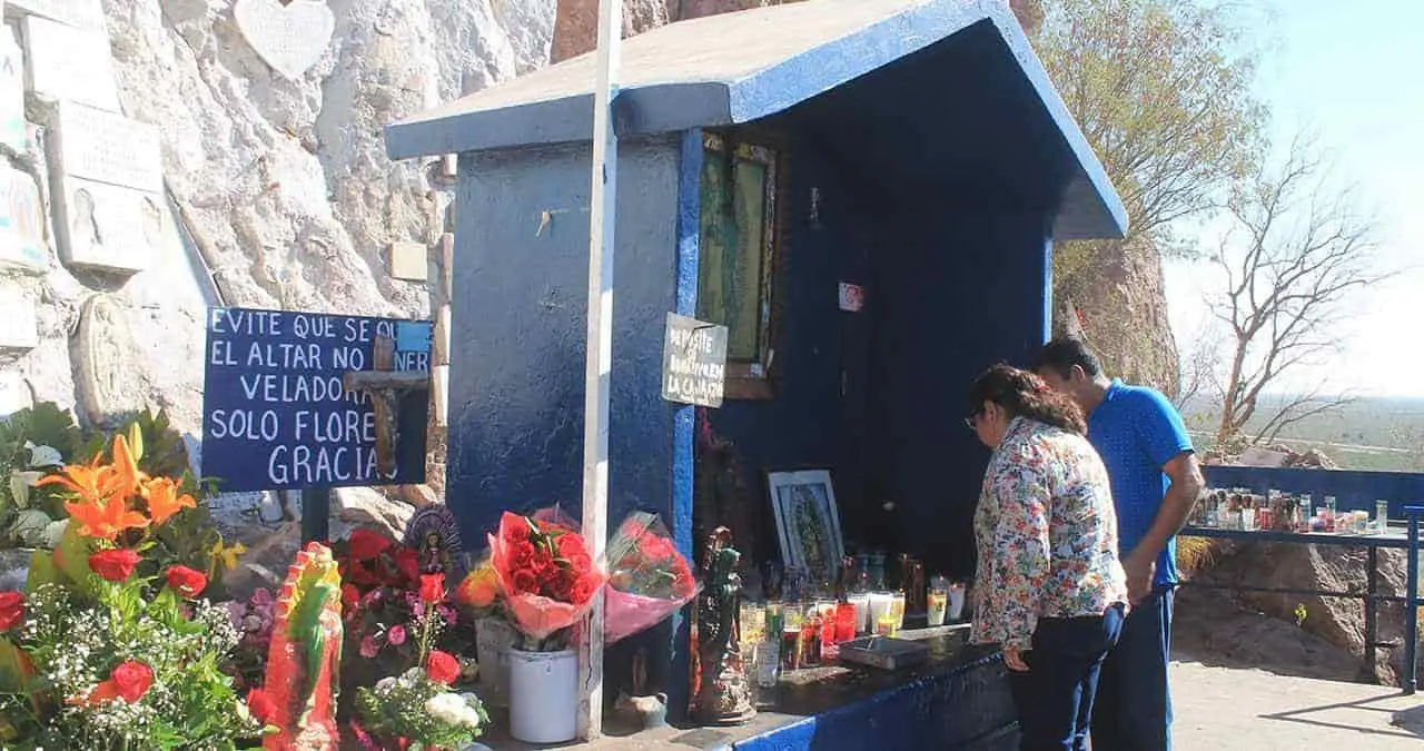 Agradecen a la virgen por tener su salud