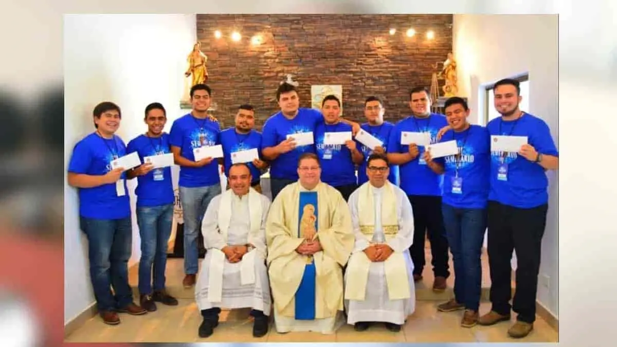 Apoyan al Seminario