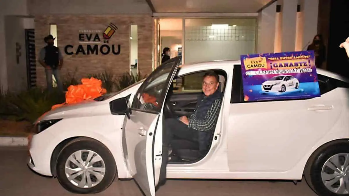 Queda auto en Navojoa