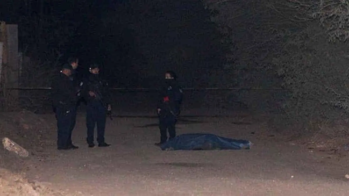 Acribillan a dos personas y uno de ellos muere