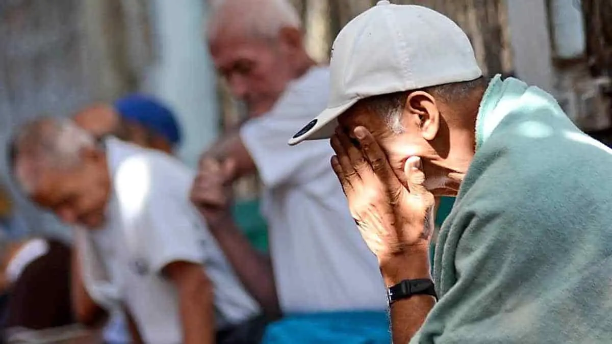 Hasta 4 años de cárcel a quien abandone a los abuelitos