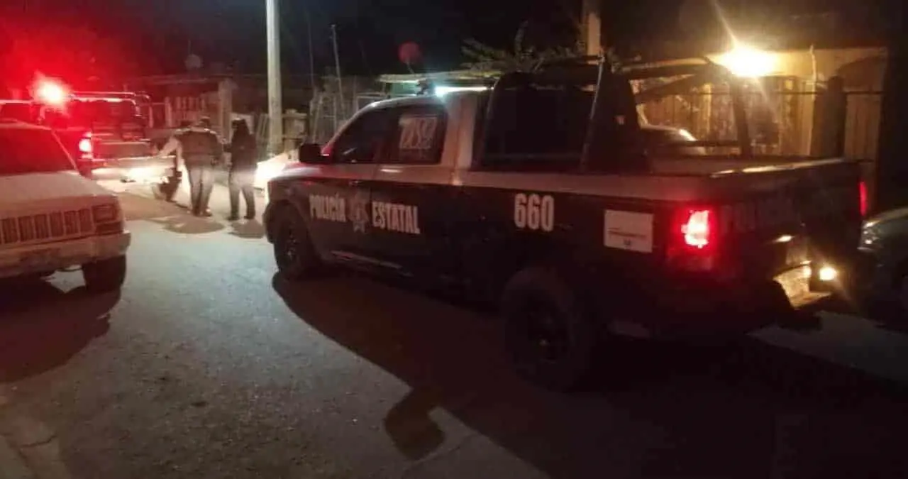 Desconocidos le pegan balazos