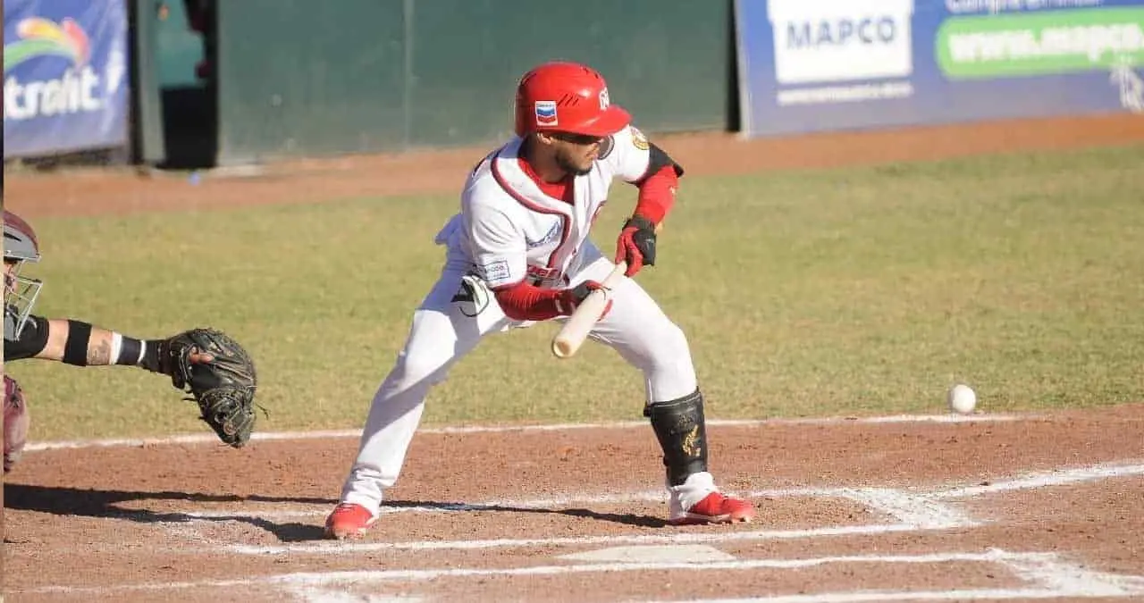 Mayos blanquea a Tomateros