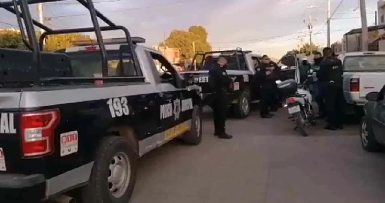 A punta de pistola despojan de dos motocicletas en la Primero de Mayo