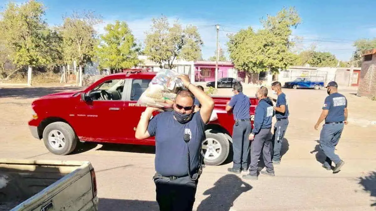 Bomberos hacen la obra del día