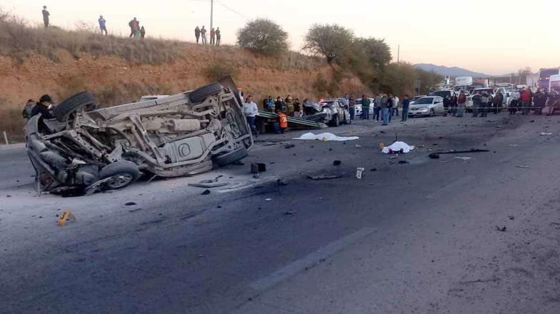 VIDEO: Brutal accidente carretero en Nogales deja varios muertos