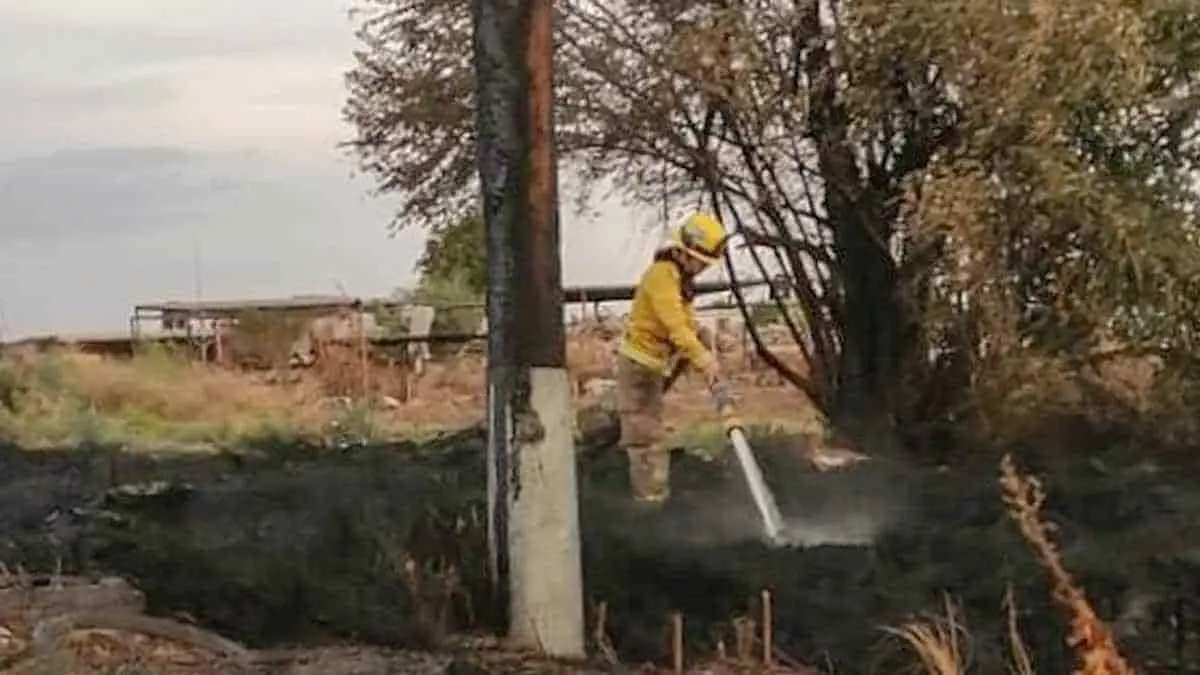 Rescataban en canal y chocan a Bomberos