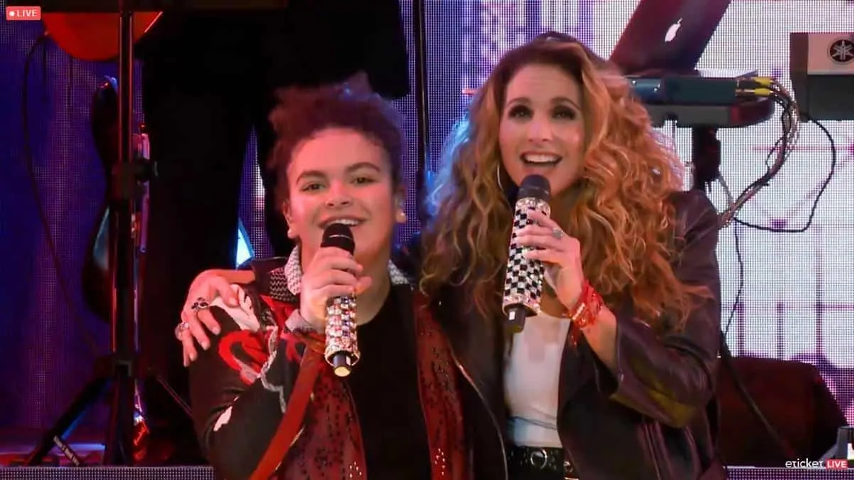 Lucero grabará a dueto con su hija