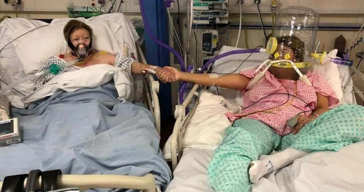 Estrechó la mano de su hija por última vez antes de morir por Covid