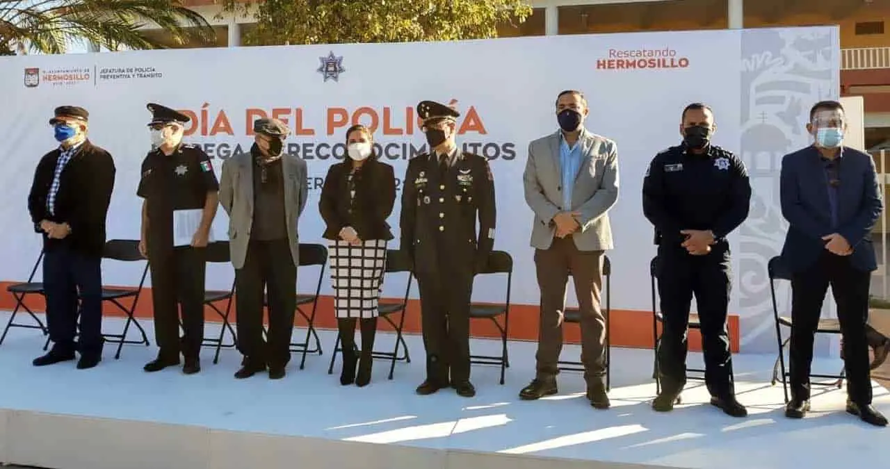 Condecoran a Policía del Año 2020 en Hermosillo