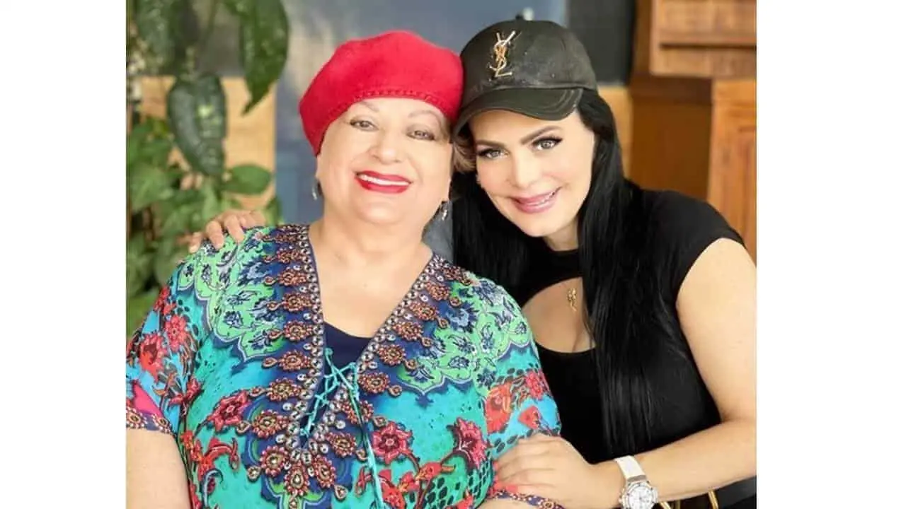 Se reencuentra Maribel Guardiacon su mamá en Costa Rica