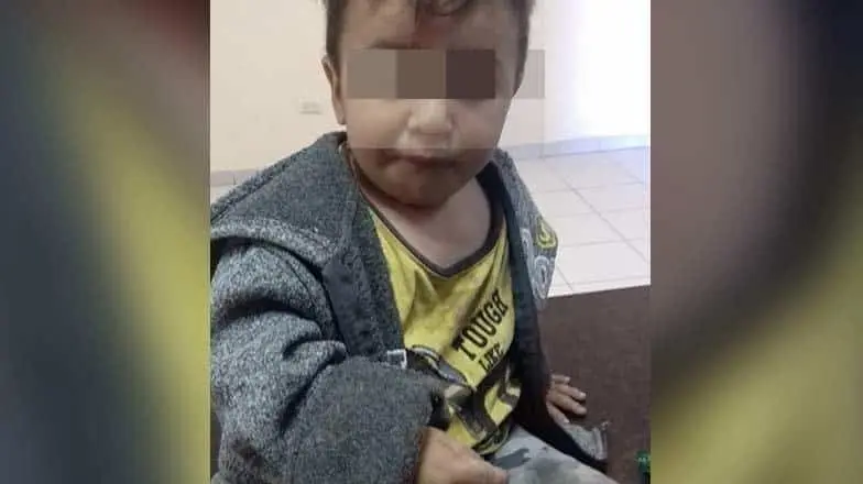 Policías encuentran a niño extraviado