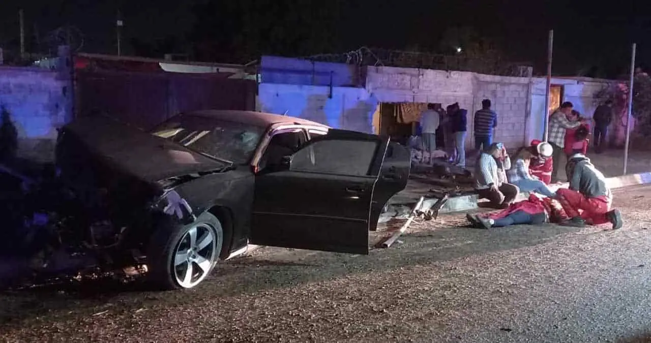 Tres féminas resultan lesionadas en accidente