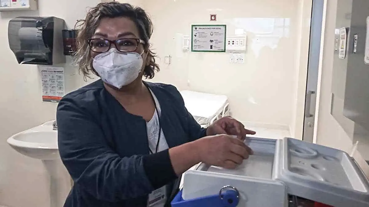 "Me quedé para apoyar a mis compañeros y a los pacientes"