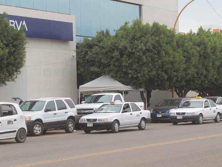 Taxistas acatan medidas de salud Taxistas acatan medidas de salud