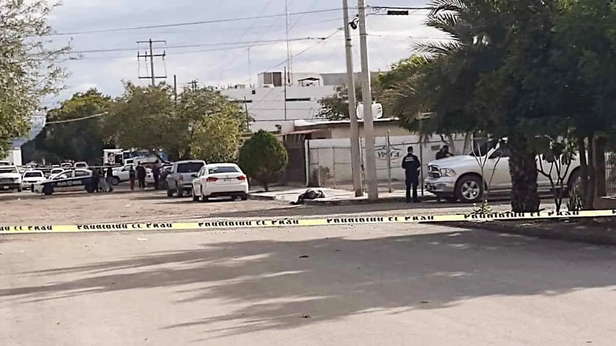 Ejecutan a hombre fuera de restaurante