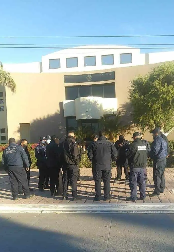 Sin sueldo policías de Benito Juárez