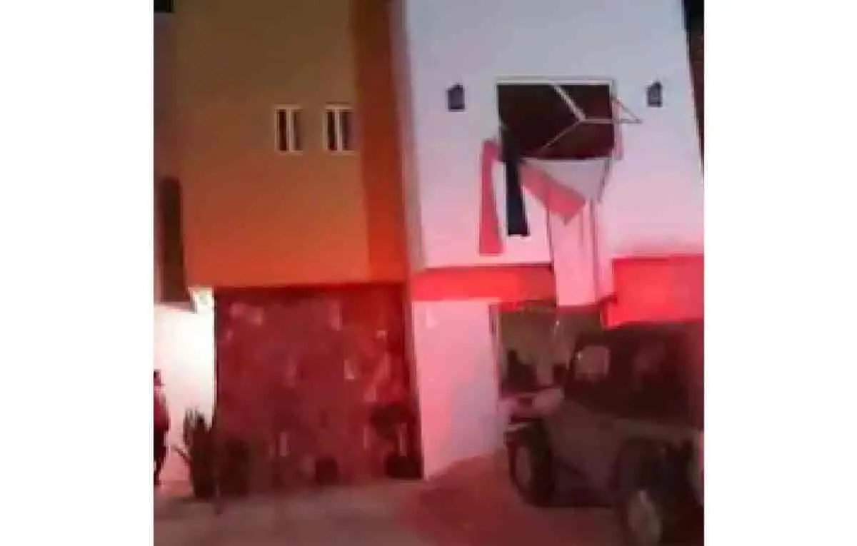 Explota vivienda en Banús