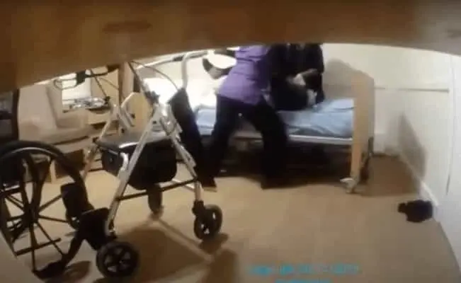 VIDEO: Abuelita es maltratada en asilo de ancianos VIDEO: Abuelita es maltratada en asilo de ancianos