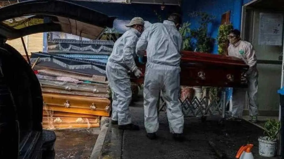 Oculta a su familia contagio de Covid-19 y ahora todos están muertos
