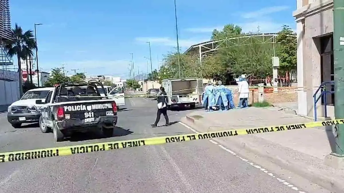 Muere abuelita en la vía pública