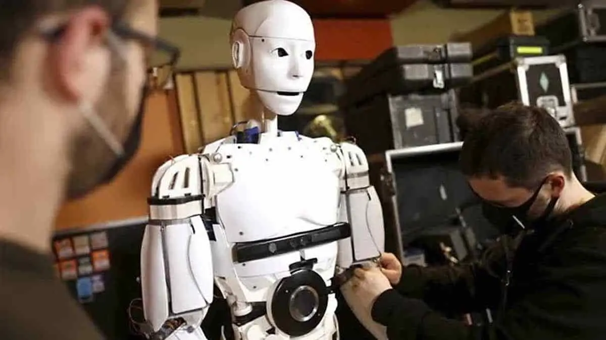 VIDEO: Este es el primer robot rockero de la historia