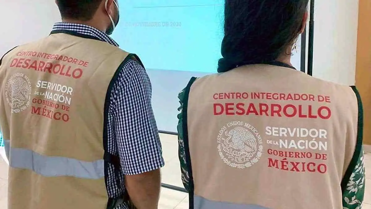 Vacunan a los servidores que van a zonas riesgosas