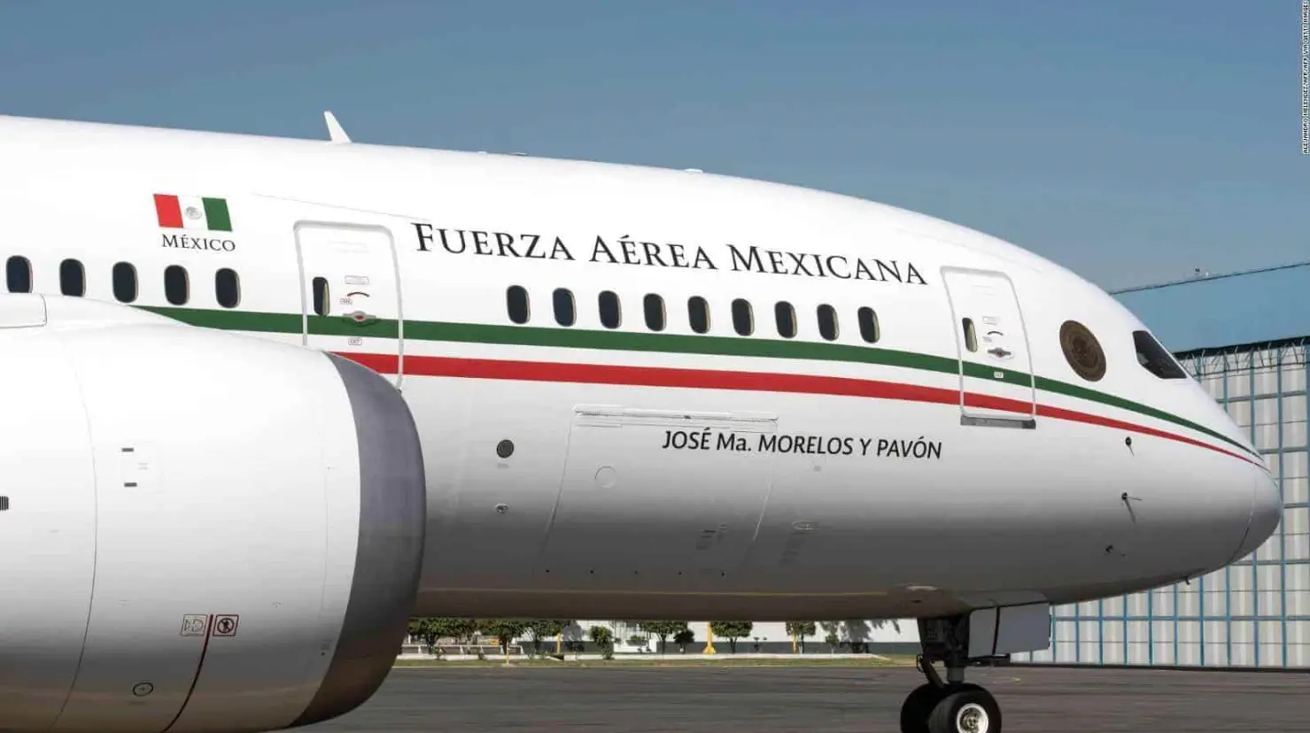 El presidente busca compradores para el avión presidencial